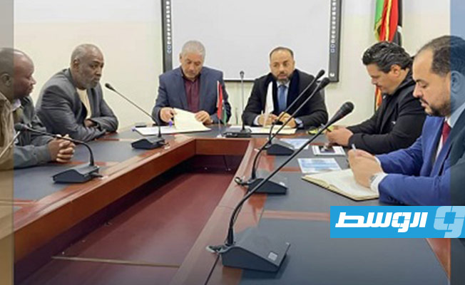 وزارة العمل: اتفاق على تدريب 50 شابا من حملة السلاح سابقا