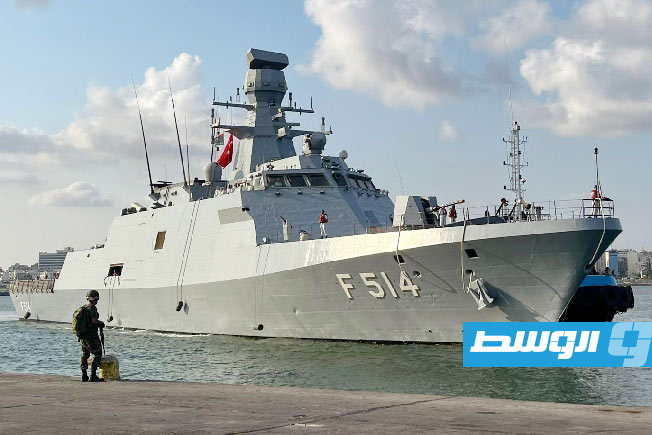 سفينة حربية تركية تزور ميناء طرابلس