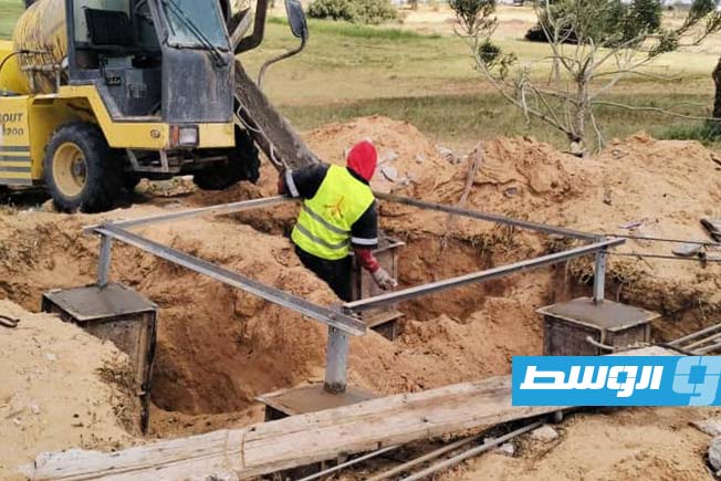 استمرار أعمال صيانة أبراج الكهرباء المنهارة على خط بئر هويسة-الجليدة