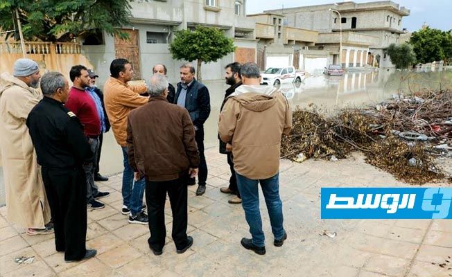 بالصور: الموارد المائية بـ«الموقتة» تزور المناطق المتضررة من مياه الأمطار بطبرق