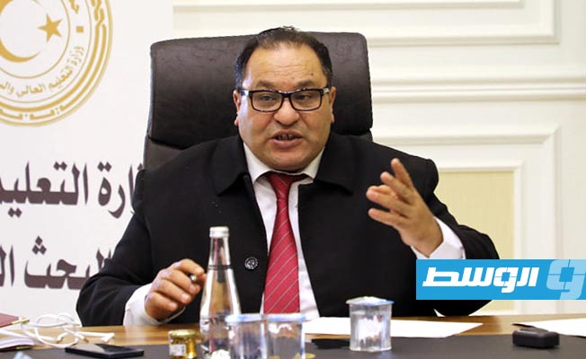 القيب ينهي إعارة أعضاء هيئة التدريس للعمل خارج قطاع التعليم العالي والبحث العلمي