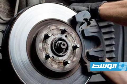 أصوات تحذيرية تشير إلى اقتراب موعد تغيير تيل الفرامل