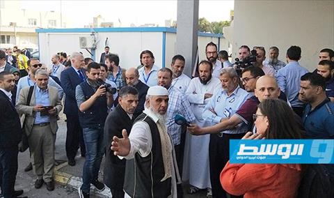 بالصور.. وفد لجنة تقصي الحقائق الأوروبي يتابع تضرر بلدية أبو سليم من حرب طرابلس