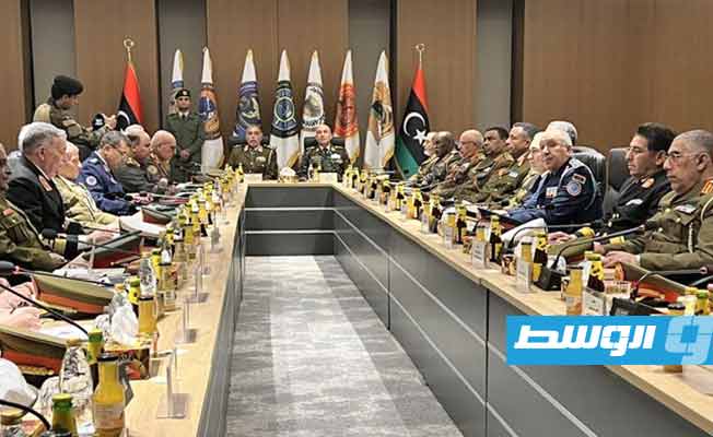 توحيد المؤسسات العسكرية في مشاورات الحداد والناظوري و«5+5» بباريس