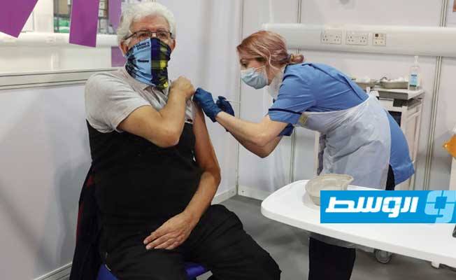هيئة بريطانية: لا توجد أدلة على وجود أي صلة مباشرة بين لقاح «أسترازينيكا» وتجلط الدم