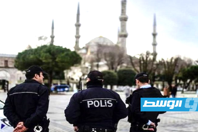 الشرطة التركية توقف 10 صحفيين في إسطنبول وإزمير