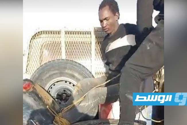 القبض على وافد اعتدى على مواطن وسرق سيارته في أجدابيا
