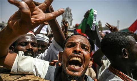 الدعوة إلى التظاهر بالسودان في ذكرى بدء الاعتصام للإطاحة بالبشير