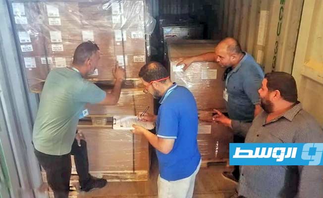 بالصور .. اختبارات منظومة إنارة الحقل الجوي بمطار مصراتة