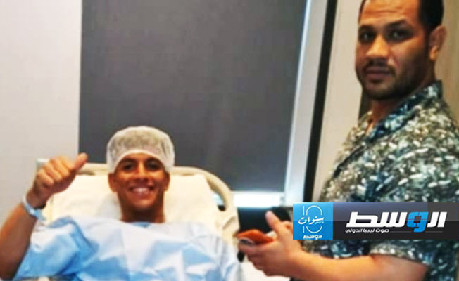 عملية جراجية ناجحة لبطل رفع الأثقال العالمي محمد الشارف الزنتاني