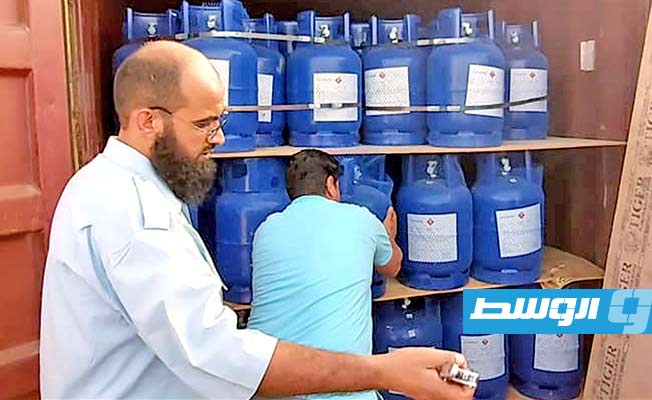 ميناء الخُمس يعيد شحنة «غاز محظور دوليا» إلى بلد المنشأ