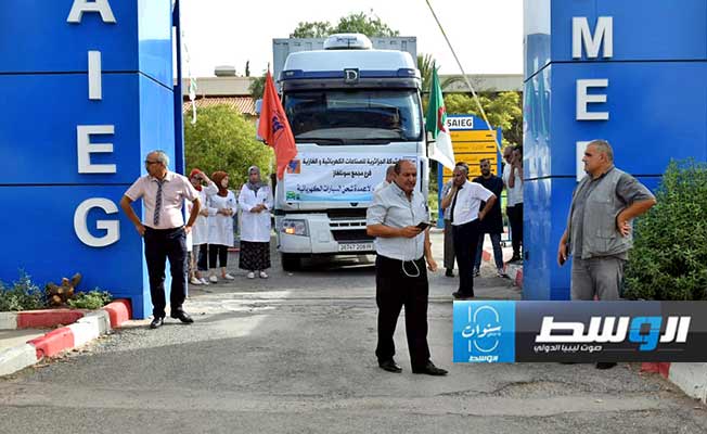 الجزائر تصدر أعمدة شحن السيارات الكهربائية المنتجة محليا للسوق الليبية