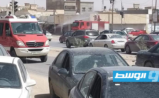 هيئة السلامة الوطنية تعقم الشوارع الرئيسية في أجدابيا تحسبا لـ«كورونا»