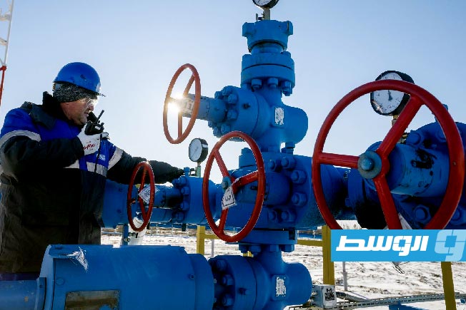 الهند تتحدى تهديدات ترامب وتستأنف استيراد النفط الروسي