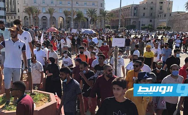 جريدة «الوسط»: الحل أو «الموجة الثانية» لانتفاضة الليبيين