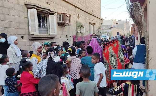 أهالي سبها يحيون عادة «التزوليقة» (صور)