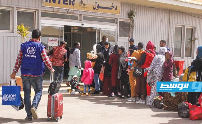 إعادة أكثر من 160 مهاجرًا غير شرعي من سبها إلى نيجيريا