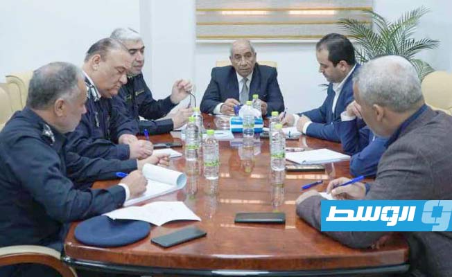 وزارتا الداخلية والمواصلات تبحثان معالجة الملاحظات المتعلقة بصيانة الطرق