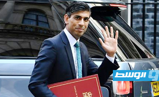 بريطانيا تتعهد بخطة دعم جديدة للعمال على وقع «كورونا»