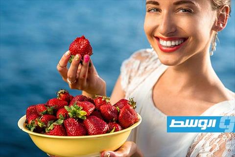 الفراولة لتوريد الشفاه