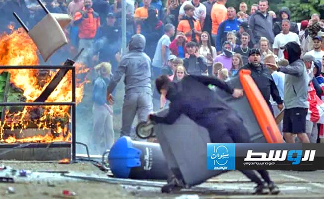 ستة آلاف شرطي على أهبة الاستعداد لمواجهة أعمال الشغب في بريطانيا