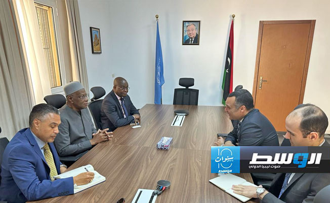 باتيلي والقائم بالأعمال المصري بحثا التطورات السياسية في ليبيا