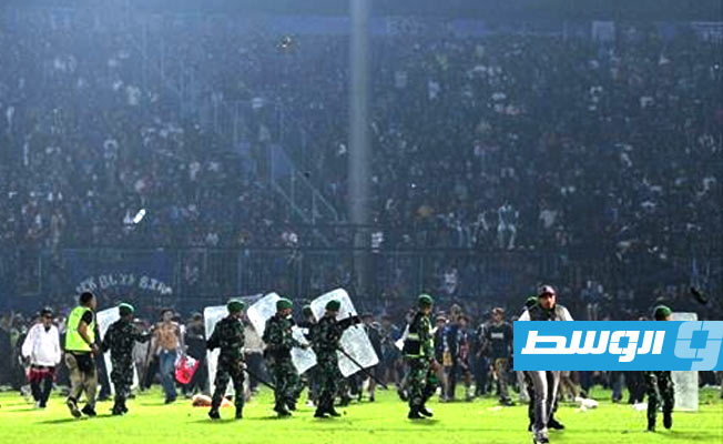 32 طفلًا بين قتلى التدافع في ملعب كرة القدم بإندونيسيا