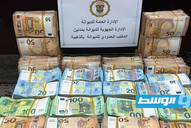 تونس تحبط 3 عمليات لتهريب عملات صعبة إلى ليبيا
