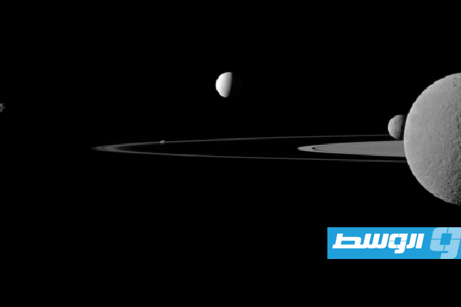 اكتشاف عناصر أساسية لتوافر الحياة على أحد أقمار زحل