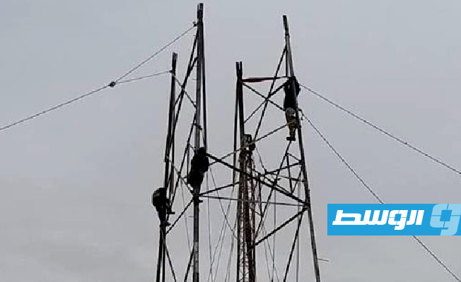 تركيب خط كهرباء غرب أجدابيا