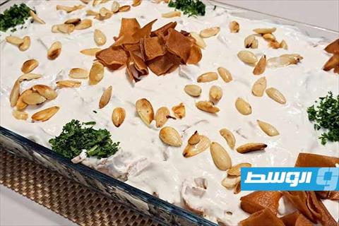 فتة دجاج بالأرز والزبادي