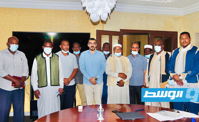 التومي يبحث مع وفد من مرزق آليات معالجة ملف المهجرين واحتياجات البلدية