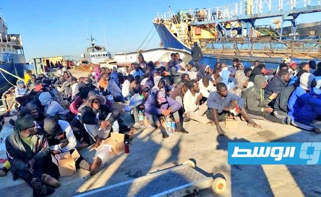«أطباء بلا حدود»: مقتل مهاجر وإصابة اثنين آخرين في مركز إيواء بطرابلس