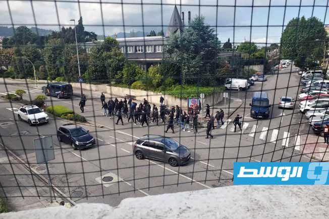 إشبيلية يدين اعتداء المشجعين على لاعبيه