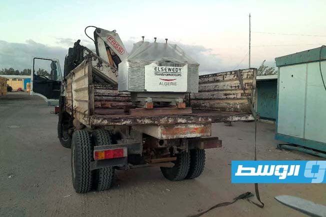 صرف محولات كهربائية لدائرتي توزيع في طرابلس