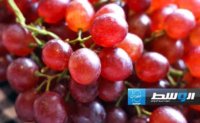 تجربة بريطانية تختبر فاعلية العنب الأحمر في علاج سرطان الأمعاء