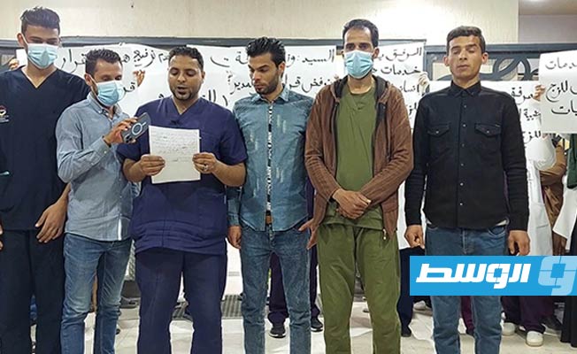 العاملون بـ«الظهرة القروي» في بني وليد يرفضون تغيير مدير المستشفى