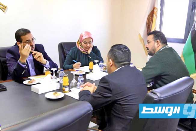 لجنة برلمانية تناقش تأسيس تعاونية تنموية بالبلديات الجبلية والبحرية