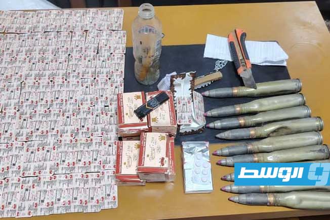 الإيقاع بـ3 أشخاص من أسرة واحدة بتهمة الاتجار بـ«الترامادول» وحيازة ذخيرة في سوكنة