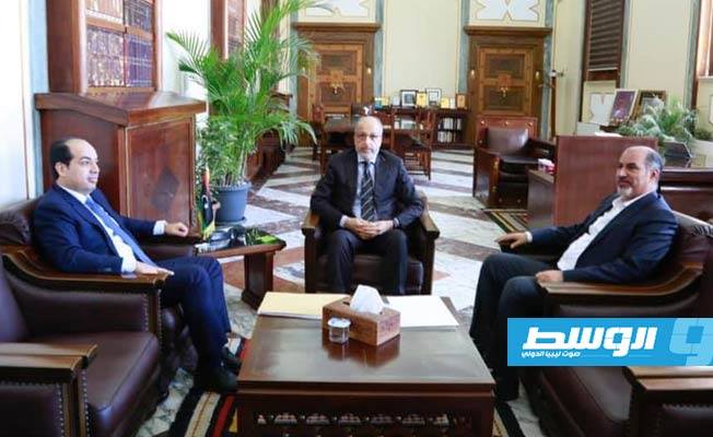 3 ملفات اقتصادية في لقاء معيتيق والكبير