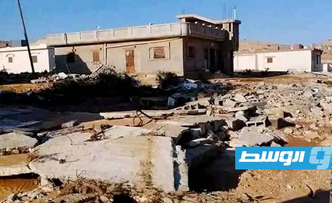 «خولان» المنسية.. مبانٍ دُمرت من السيول وسكان بلا أدوية أو مياه