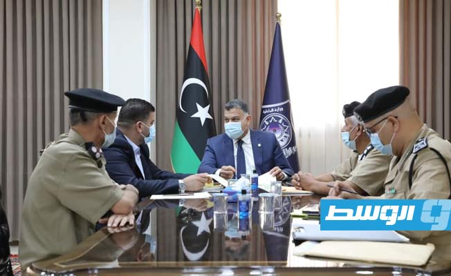 وزير الداخلية يناقش عراقيل تنفيذ خطة تأمين بنغازي