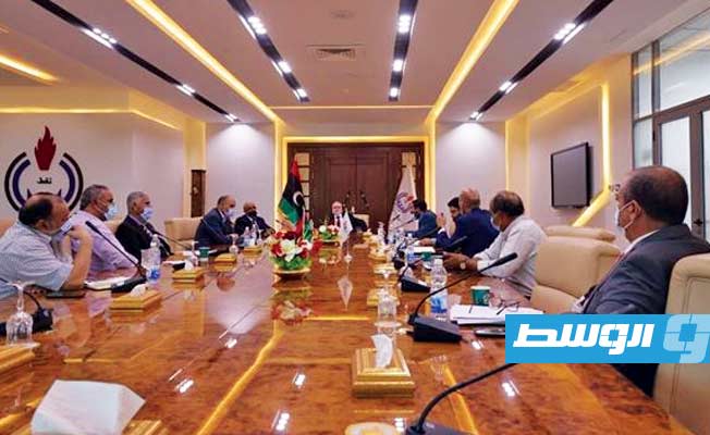 صنع الله يطالب شركة الزاوية بالبدء في مشروع تطوير الميناء النفطي