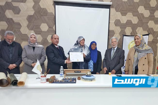 محاضرة حول «فنون المخطوط الإسلامي» بكلية الآداب واللغات طرابلس