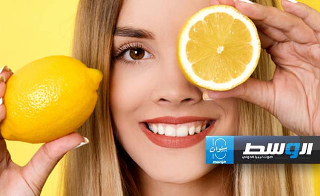 الليمون لتنعيم الشعر