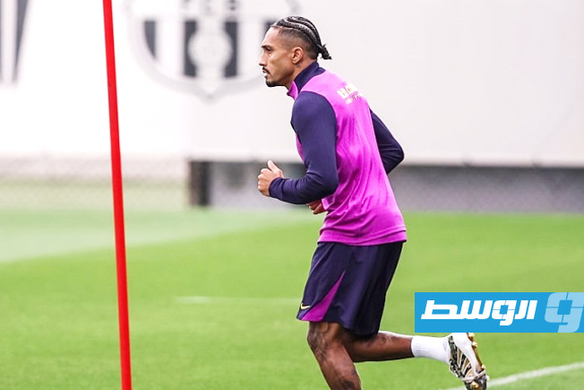 قبل «الكلاسيكو».. انتكاسة تُبعد رافينيا عن برشلونة شهرا