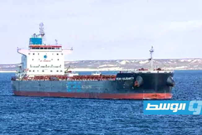 ناقلة نفط كورية جنوبية تعبر مضيق هرمز
