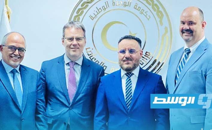 تطوير الاستثمارات المشتركة على طاولة أبوهيسة والسفير التشيكي