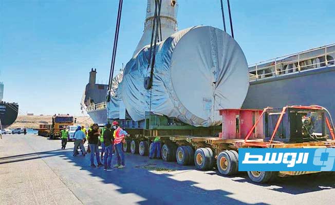 وصول التوربينة الأولى لمحطة كهرباء طبرق بقدرة 185 ميغاوات