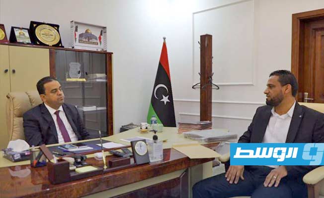 العابد يؤكد على ضرورة تفعيل مركز رفع الكفاءة المهنية في سبها
